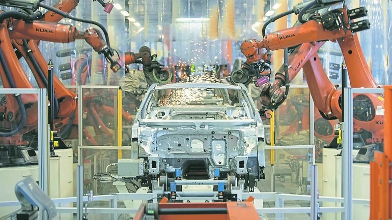 Robots dans les usines