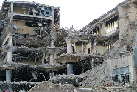 Après dix ans de guerre, la Syrie n'est désormais plus qu'un champ de ruines.