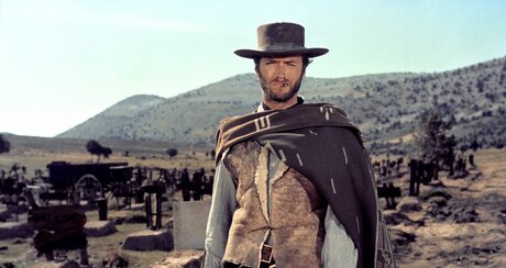 Clint Eastwood incarnant le Bon, sur le plateau du film "Le Bon, la Brute et le Truand" de Sergio Leone. 