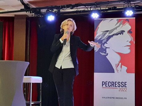Valérie Pécresse en plein discours lors de son meeting en Vendée, le 29 octobre 2021. 