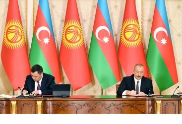 L'Azerbaïdjan et le Kirghizistan signent la "Déclaration de partenariat stratégique" à Bakou 20.04.2022  Bakou, 20 avril (AZERTAC)